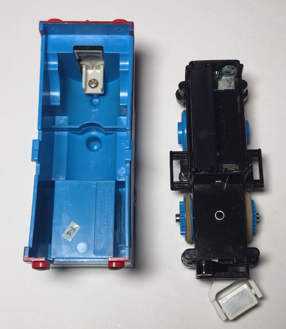 1994 battery_compartment chassis date_code europe north_america power_car thomas thomas_the_tank_engine tomy tomytrain toy train // 2818x3233 // 2.1MB