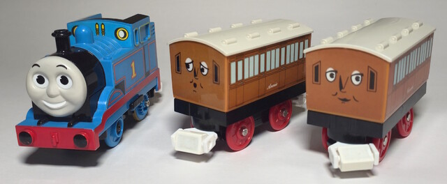 1994 annie clarabel europe north_america power_car thomas thomas_the_tank_engine tomy tomytrain toy train // 5400x2230 // 2.3MB