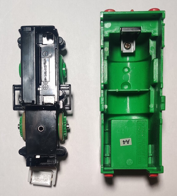 1994 battery_compartment date_code europe percy thomas_the_tank_engine tomy tomytrain toy train // 1518x1684 // 758KB