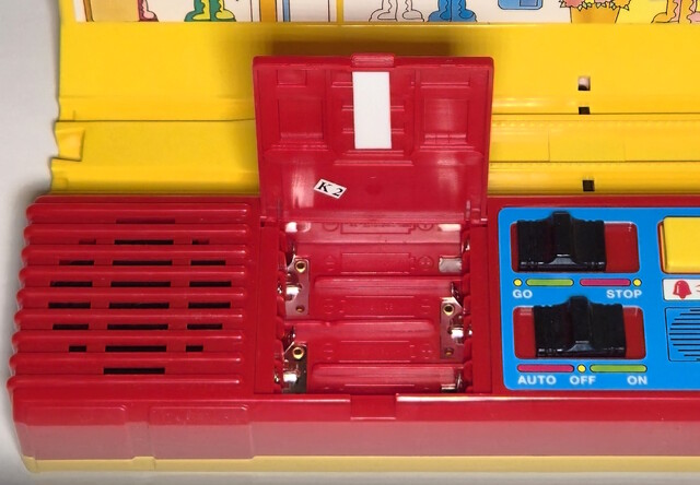 battery_compartment date_code europe production_sticker station tomy tomytrain toy tt_sound_station // 3658x2537 // 2.1MB