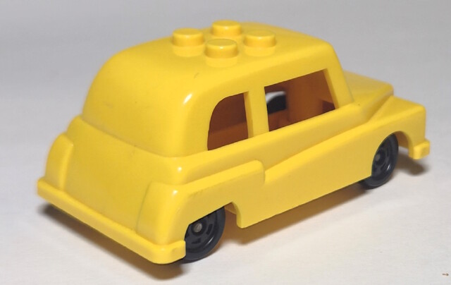 car europe north_america tomy tomytrain toy // 2650x1674 // 812KB