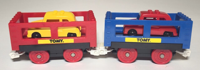 car car_carrier europe north_america tomy tomytrain toy train // 5492x1919 // 2.0MB