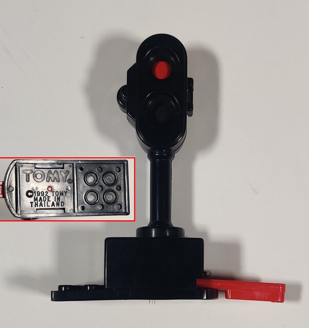 accessory component europe signal tomy tomytrain tt_signal_station // 1376x1462 // 468KB