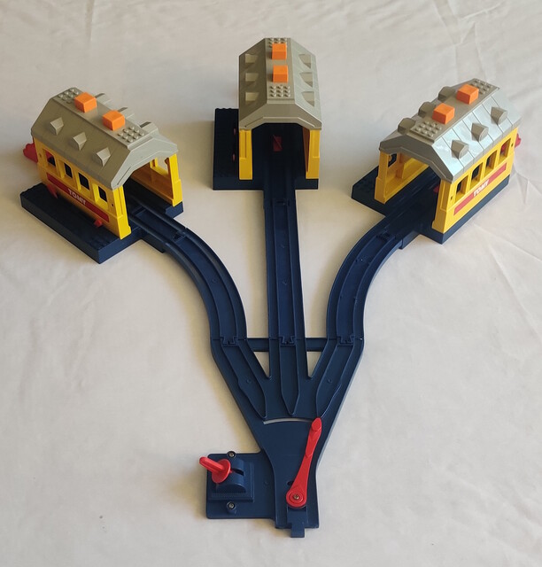 1996 rail shed three_way_switch tomy tomytrain toy tt_thomas_percy_adventure_set uk // 1690x1767 // 768KB