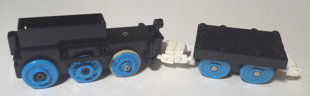 chassis edward power_car tender thomas_the_tank_engine tomy tomytrain toy train // 7850x2439 // 2.9MB