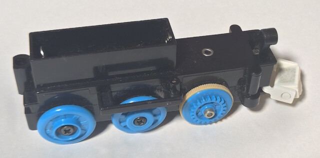 chassis edward power_car thomas_the_tank_engine tomy tomytrain toy train // 3471x1721 // 1.2MB