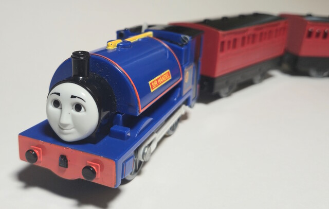 motor_road_&_rail passenger_car power_car sir_handel thomas_the_tank_engine tomy toy train // 5684x3606 // 3.1MB
