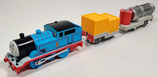 2010 face_variation giveaway jet_engine plarail power_car thomas thomas_the_tank_engine tomy toy train // 2960x1441 // 1.6MB