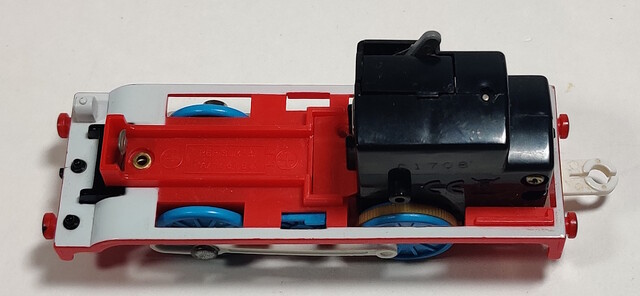 2008 battery_compartment gearbox jet_engine plarail thomas thomas_the_tank_engine tomy toy train // 1624x752 // 464KB