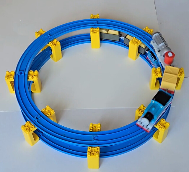 girder jet_engine plarail rail thomas thomas_the_tank_engine tomy toy troublesome_trucks video // 1048x950, 26.9s // 6.5MB
