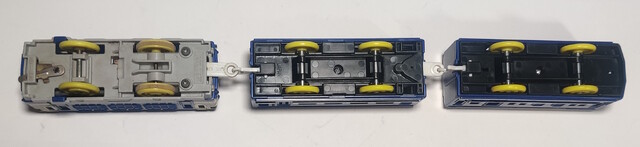 blue_train chassis ef65 old_power p_blue_train passenger_car plarail tomy toy train // 3106x715 // 780KB