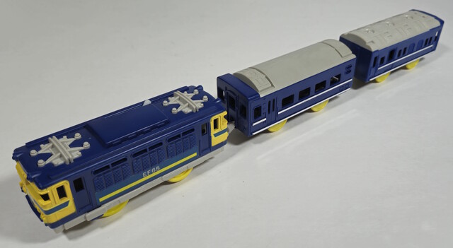 1998 blue_train ef65 new_power p_blue_train passenger_car plarail tomy toy train // 6056x3326 // 1.8MB