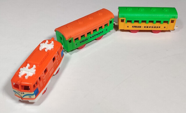 ef58 germany junior_express junior_express_4545 old_power passenger_car power_car stelco tomy toy train // 2487x1515 // 938KB