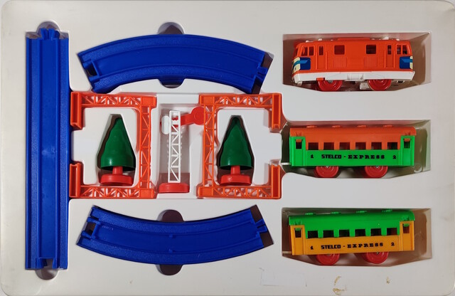 accessory box_contents germany junior_express junior_express_4545 power_car rail stelco toy train // 2599x1690 // 610KB