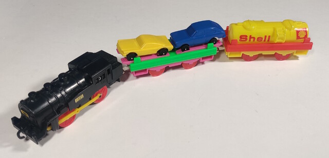 car car_carrier germany junior_express junior_express_4570 power_car stelco tomy toy train // 2987x1436 // 586KB
