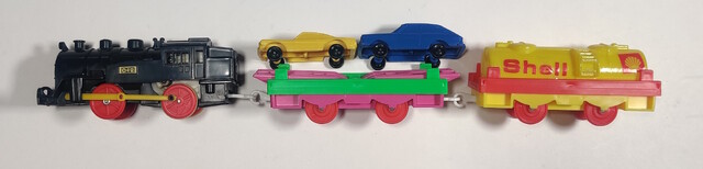 car car_carrier germany junior_express junior_express_4570 power_car stelco tomy toy train // 3113x751 // 374KB