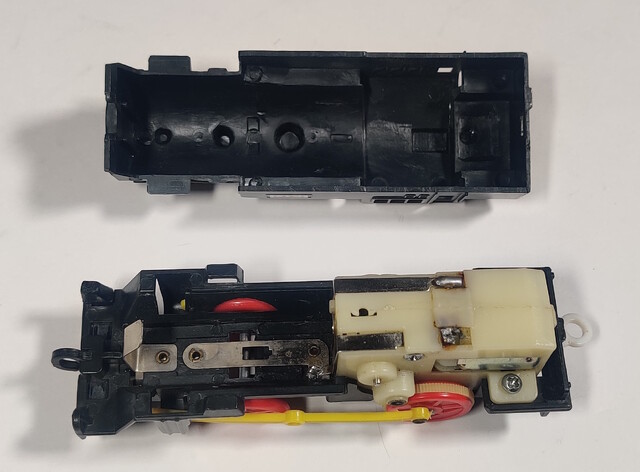 c12 chassis germany junior_express junior_express_4570 power_car stelco tomy toy train // 1966x1449 // 377KB