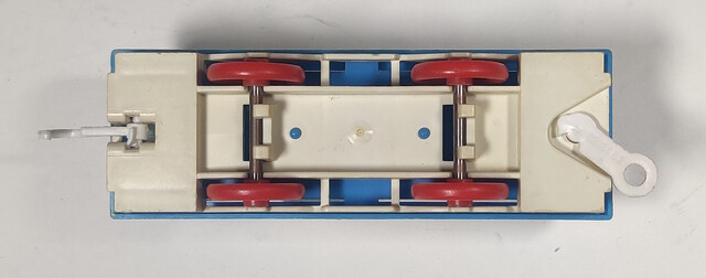 chassis disassembly germany junior_express stelco tanker toy train // 1859x733 // 221KB