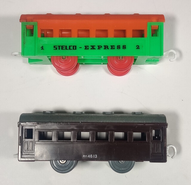 germany japan junior_express passenger_car plarail stelco tomy toy train // 1568x1516 // 398KB