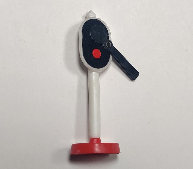 1975 accessory north_america signal straco straco_my_first_train_set toy // 1317x1155 // 213KB