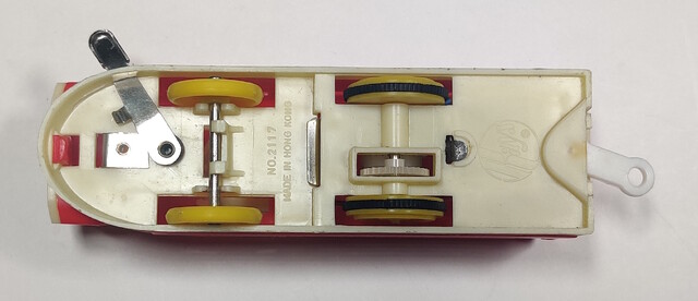 1975 chassis north_america power_car straco straco_my_first_train_set toy train // 1991x859 // 287KB