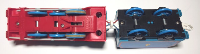 chassis gordon motor_road_&_rail power_car thomas_the_tank_engine tomy toy train // 7726x2096 // 3.2MB