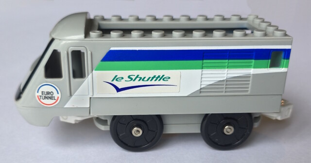 1995 europe tomy tomytrain toy train tt_le_shuttle // 4803x2520 // 2.1MB