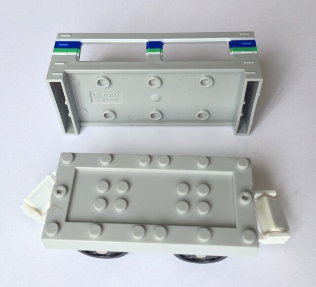 1995 car_carrier chassis disassembly europe tomy tomytrain toy train tt_le_shuttle // 4140x3767 // 2.6MB