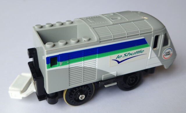 1995 europe power_car tomy tomytrain toy train tt_le_shuttle // 3659x2225 // 1.6MB