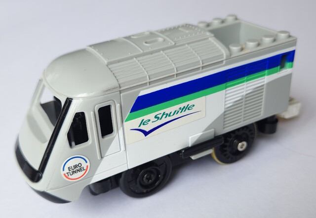1995 europe power_car tomy tomytrain toy train tt_le_shuttle // 3493x2405 // 1.5MB