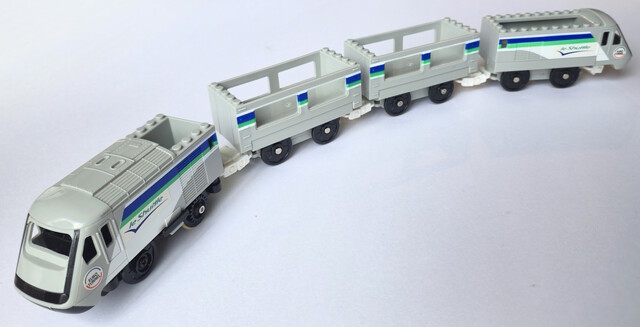 1995 europe power_car tomy tomytrain toy train tt_le_shuttle // 6999x3580 // 4.5MB
