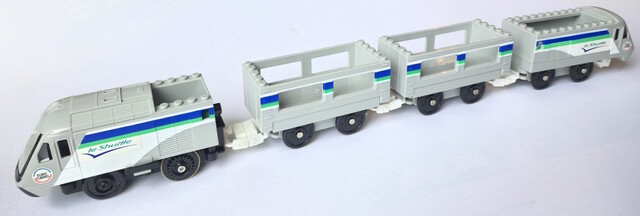1995 europe power_car tomy tomytrain toy train tt_le_shuttle // 7476x2527 // 3.4MB
