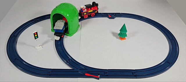 accessory car_carrier doll north_america passenger_car rail sign tomy tomytrain train tree tt_tunnel_train_set tunnel video // 1692x744, 9.6s // 1.7MB