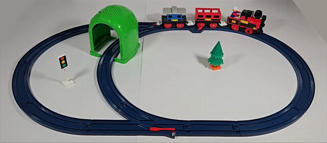 accessory car_carrier doll north_america passenger_car rail reversing sign tomy tomytrain train tree tt_tunnel_train_set tunnel video // 1692x744, 24.8s // 4.3MB