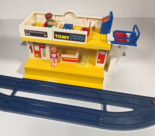 accessory doll rail station tomy tomytrain // 5903x5175 // 6.2MB