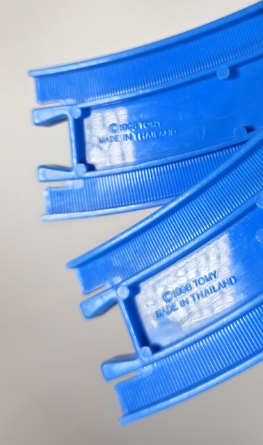 2001 curve_rail europe rail tomica_world tomy tooling_mark tw_steam_train_set // 3052x5170 // 3.5MB
