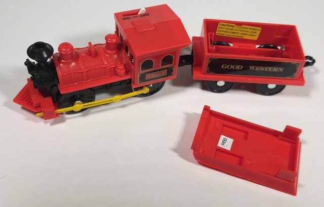 2000 battery date_code north_america power_car production_sticker sticker tomy tomy_preschool_train_set toy train // 4473x2859 // 2.3MB