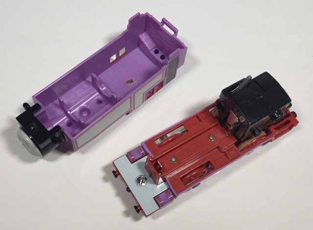 2008 battery_compartment chassis date_code gearbox power_car production_sticker rosie sticker thomas_the_tank_engine toy train // 4157x3068 // 2.4MB