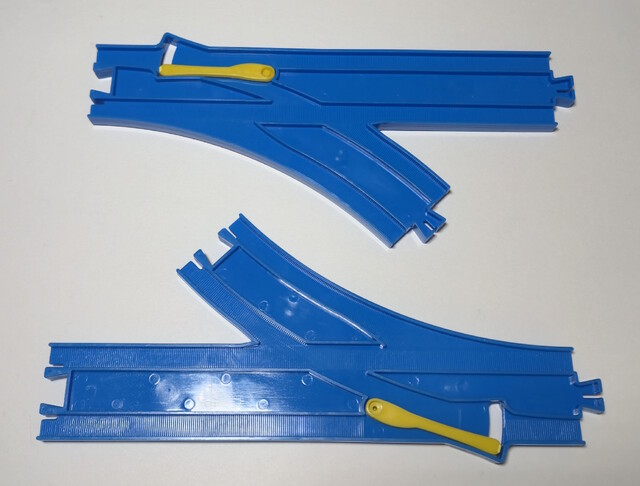 2000 north_america rail tomy tomy_preschool_train_set toy turnout_rail // 4890x3713 // 4.1MB