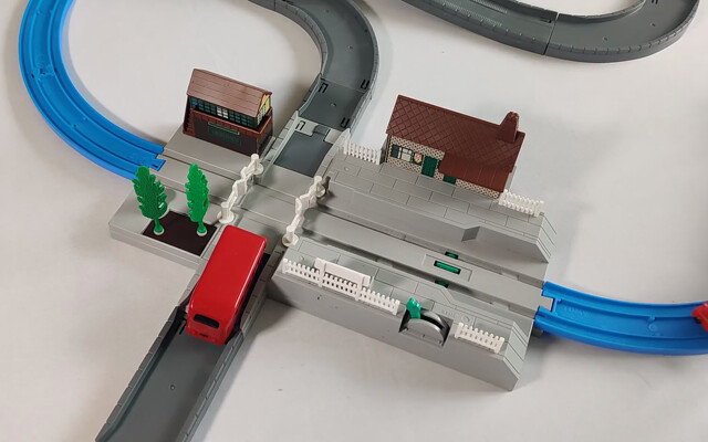 2004 accessory annie bertie bus clarabel europe motor_road_&_rail motor_tomica mrr_big_race_set passenger_car rail railroad_crossing road set station thomas thomas_the_tank_engine tomy toy train video // 1504x942, 9.3s // 2.8MB