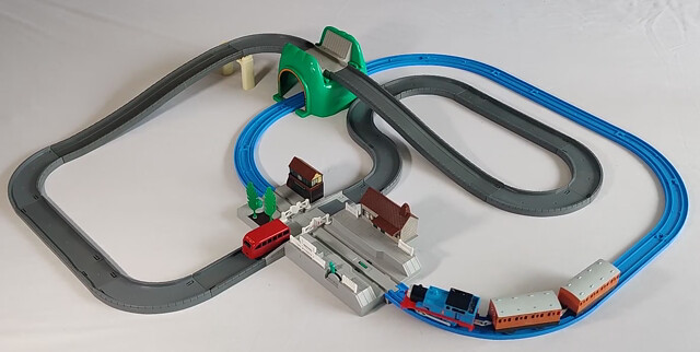2004 accessory annie bertie bus clarabel europe motor_road_&_rail motor_tomica mrr_big_race_set passenger_car power_car rail railroad_crossing set station thomas thomas_the_tank_engine tomy toy train video // 1378x694, 23s // 4.4MB