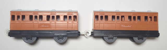 2004 annie clarabel europe motor_road_&_rail mrr_big_race_set passenger_car thomas_the_tank_engine tomy toy train // 4626x1389 // 1.2MB