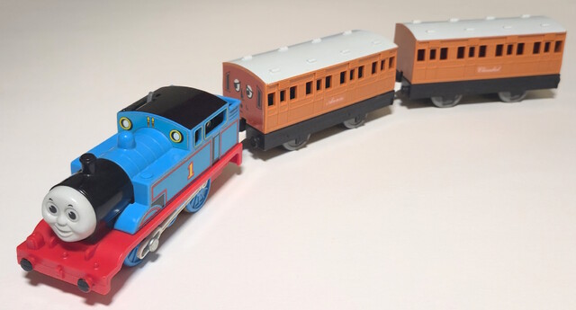 2004 annie clarabel europe motor_road_&_rail mrr_big_race_set passenger_car power_car thomas thomas_the_tank_engine tomy toy train // 4965x2676 // 2.2MB