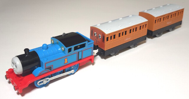 2004 annie clarabel europe motor_road_&_rail mrr_big_race_set passenger_car power_car thomas thomas_the_tank_engine tomy toy train // 5004x2632 // 3.1MB
