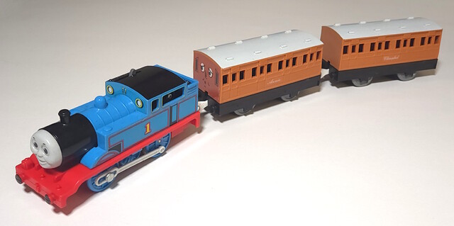 2004 annie clarabel europe motor_road_&_rail mrr_big_race_set passenger_car power_car thomas thomas_the_tank_engine tomy toy train // 5271x2631 // 2.6MB