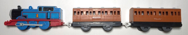 2004 annie clarabel europe motor_road_&_rail mrr_big_race_set passenger_car power_car thomas thomas_the_tank_engine tomy toy train // 5139x979 // 1.4MB