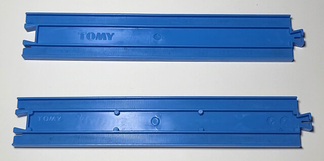 2004 europe motor_road_&_rail mrr_big_race_set rail straight_rail thomas_the_tank_engine tomy tooling_mark toy // 3929x1954 // 1.6MB