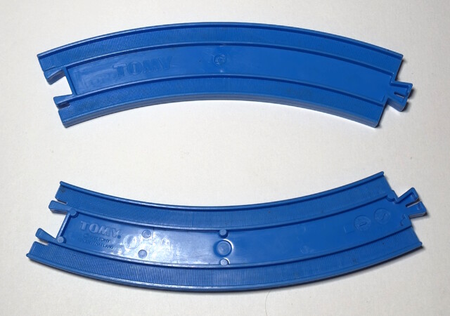 2004 curve_rail europe motor_road_&_rail mrr_big_race_set rail thomas_the_tank_engine tomy tooling_mark toy // 3592x2526 // 2.5MB