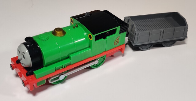 1997 bor_percy_accessory_set log_car north_america percy power_car thomas_battery_operated_railway thomas_the_tank_engine tomy toy train // 2525x1302 // 717KB