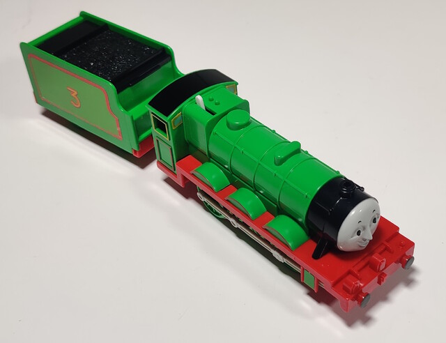 1997 bor_henry_accessory_set henry north_america power_car thomas_battery_operated_railway thomas_the_tank_engine tomy toy train // 2118x1628 // 500KB